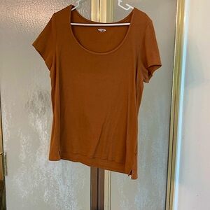 Old Navy Dark Mustard yellow tee shirt Used Not sure what size. Most likely L-XL